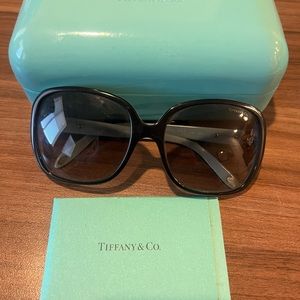 Tiffani and co sunglasses brand new
